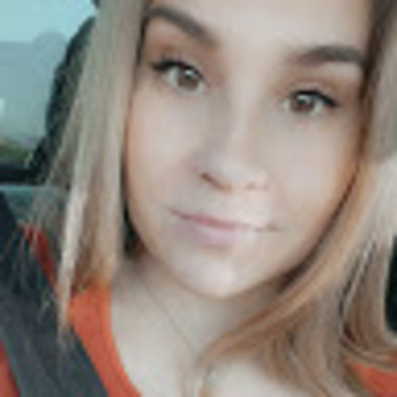 Meet your Posher, Danielle - Picture 1 of 1